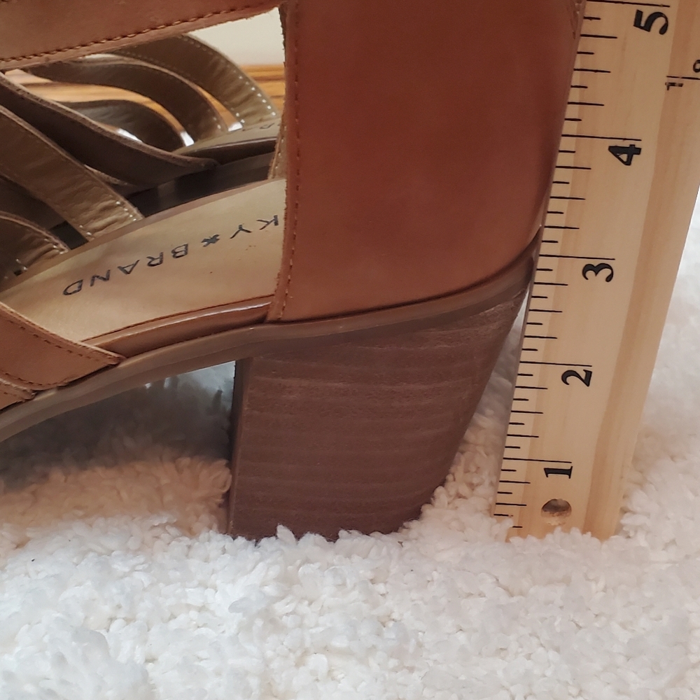 Lucky Brand Women's Brown Strappy Sandals - Picture 4 of 8